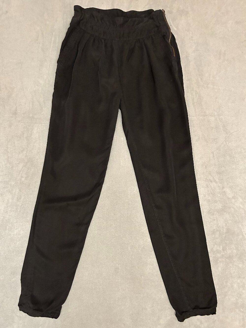Wilfred Aritzia Black Relaxed Tapered Paperbag Jogger Style Dress Pants Minimali